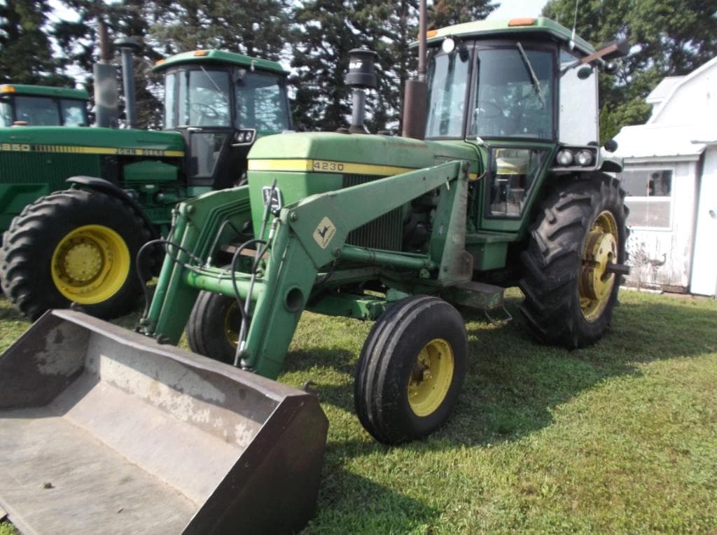 Image of John Deere 4230 Primary image