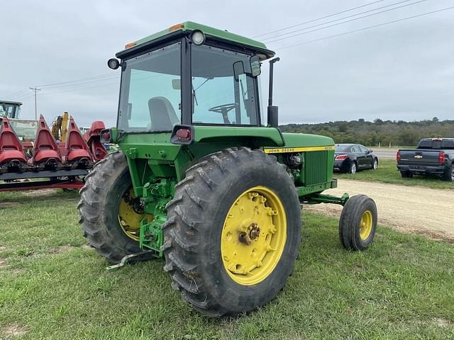 Image of John Deere 4230 equipment image 2