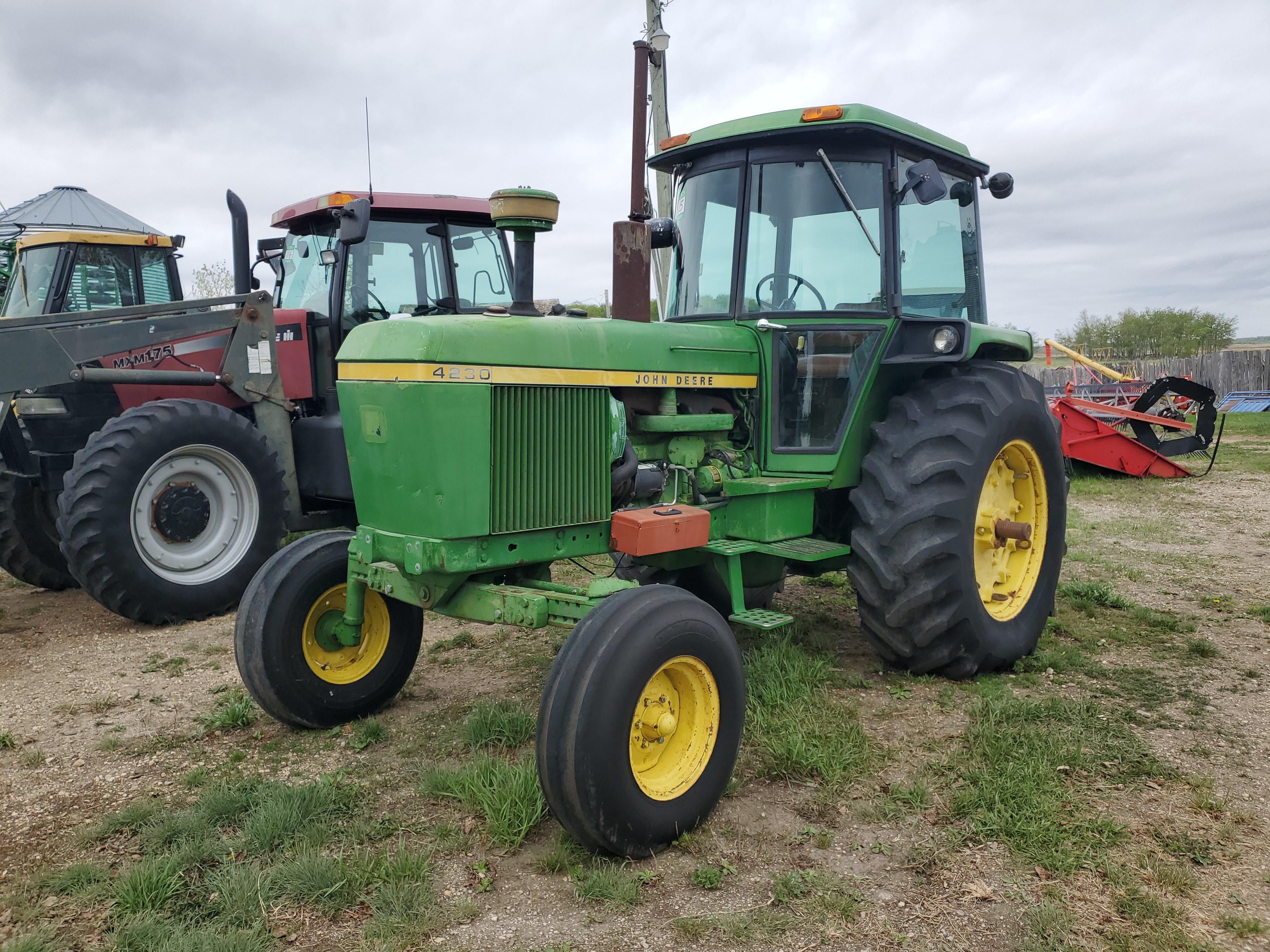 Main image John Deere 4230