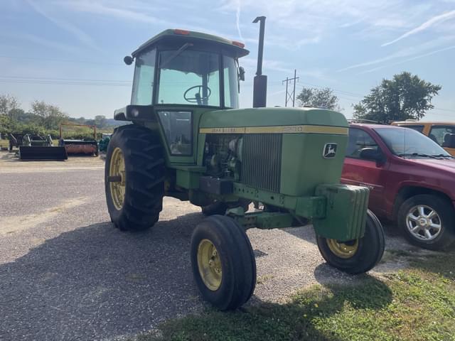 Image of John Deere 4230 equipment image 1