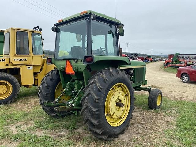 Image of John Deere 4230 equipment image 2