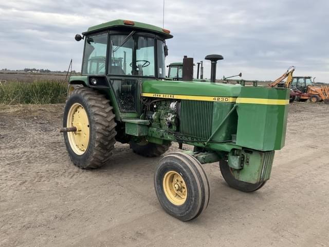 Image of John Deere 4230 equipment image 3