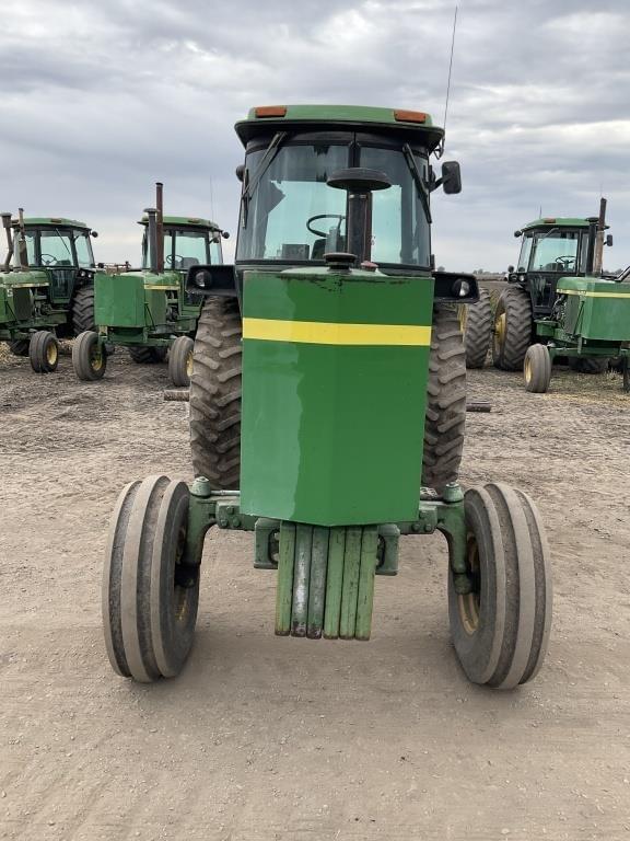 Image of John Deere 4230 equipment image 2