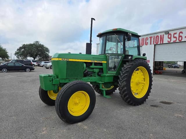 Image of John Deere 4230 equipment image 1