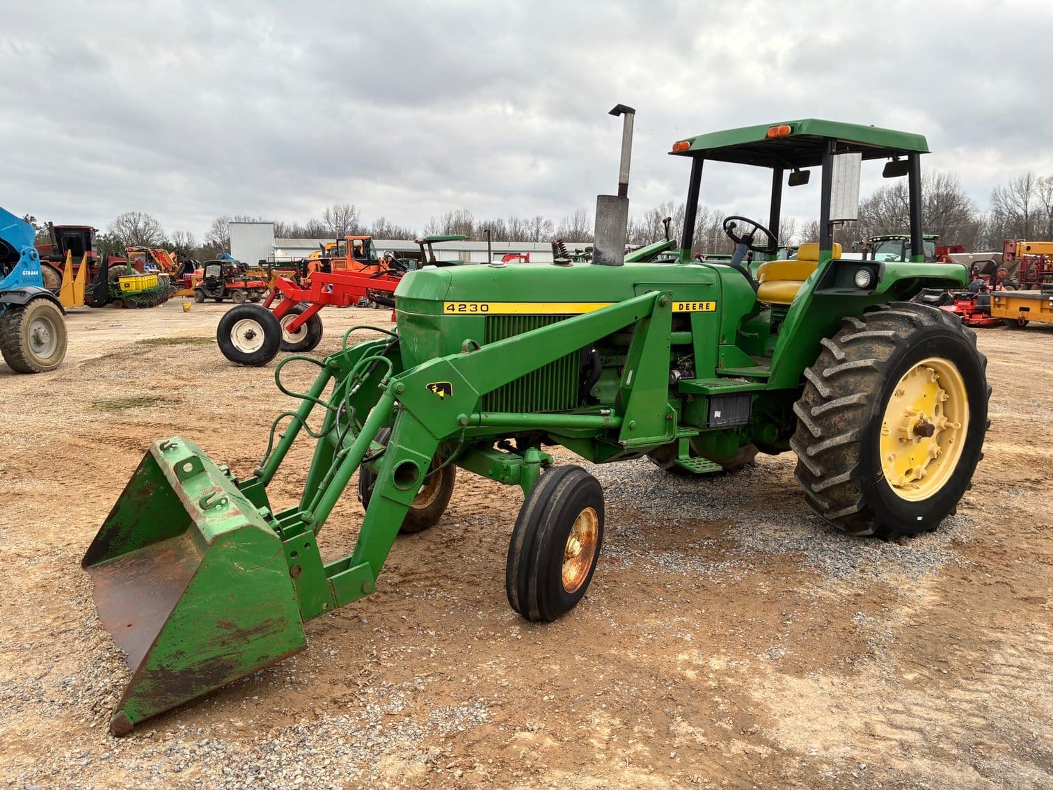 John Deere 4230 Equipment Image0