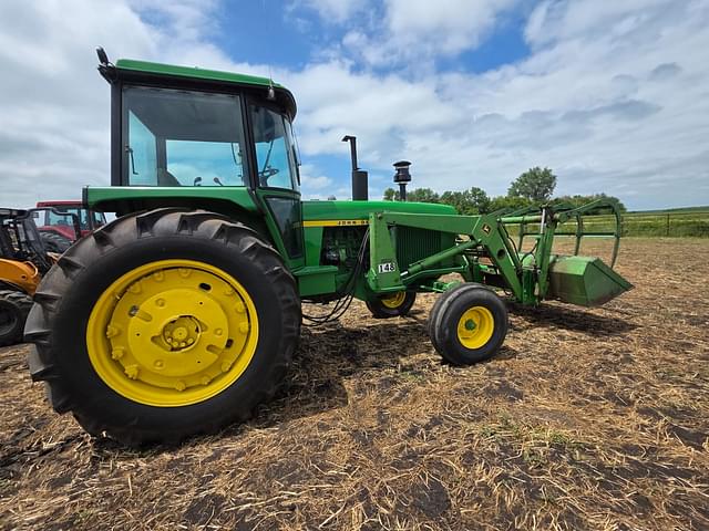 Image of John Deere 4230 equipment image 1