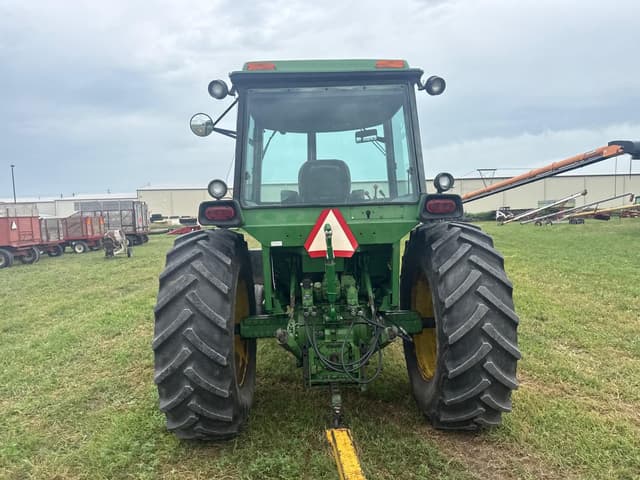 Image of John Deere 4230 equipment image 3