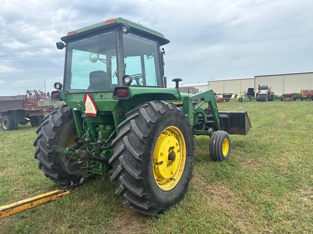 Image of John Deere 4230 equipment image 4