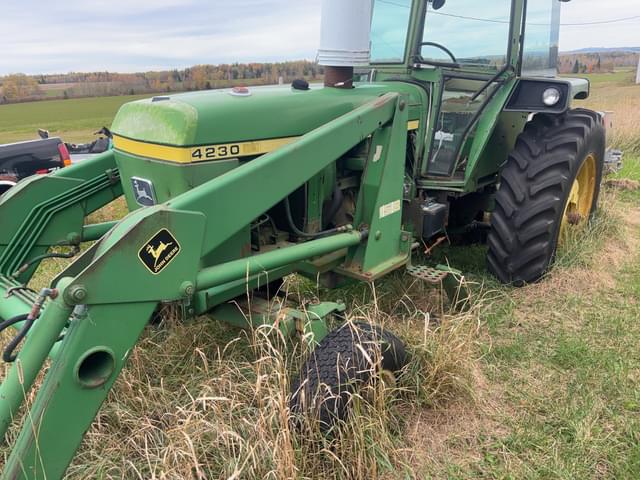 Image of John Deere 4230 equipment image 2