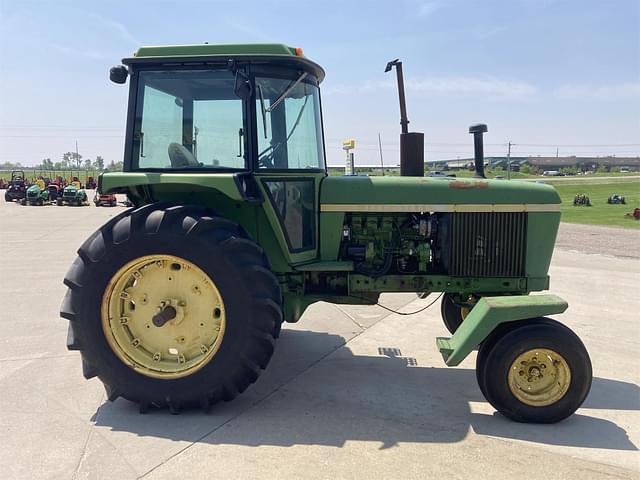 Image of John Deere 4230 equipment image 3