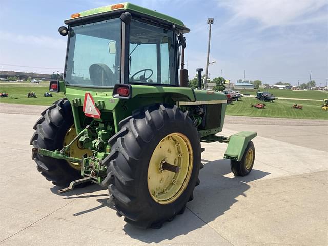 Image of John Deere 4230 equipment image 4