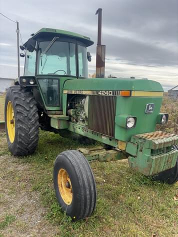 Main image John Deere 4240