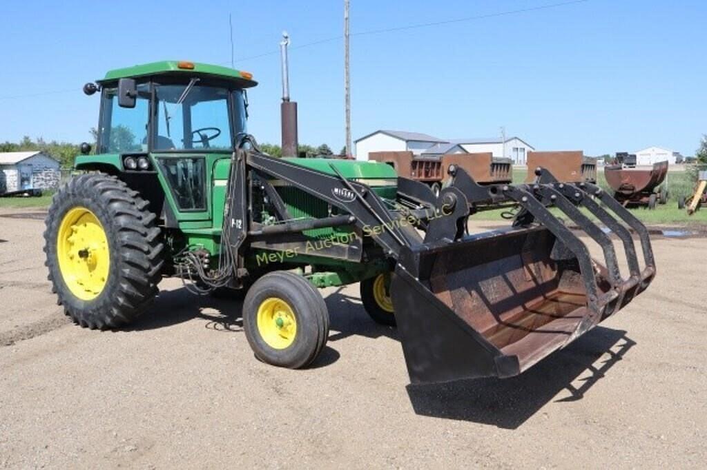 Image of John Deere 4240 Primary image