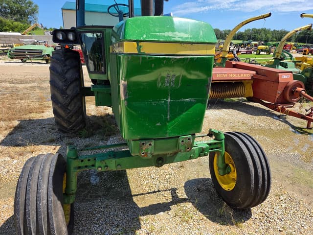 Image of John Deere 4240 equipment image 3
