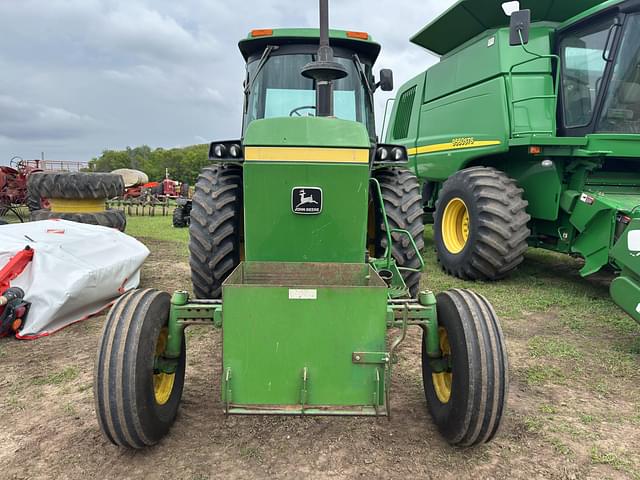 Image of John Deere 4240 equipment image 1
