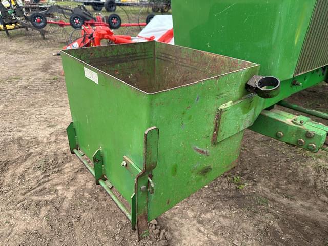 Image of John Deere 4240 equipment image 2