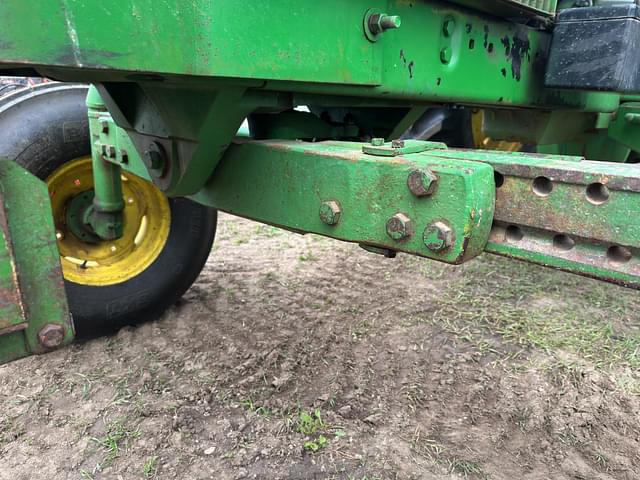 Image of John Deere 4240 equipment image 3