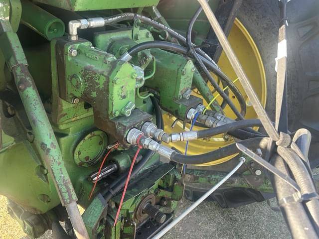 Image of John Deere 4240 equipment image 4