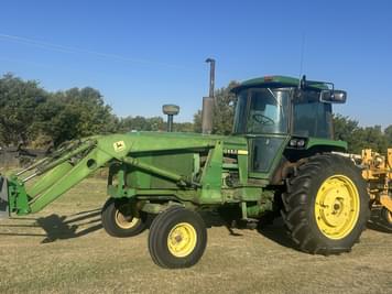 Main image John Deere 4240
