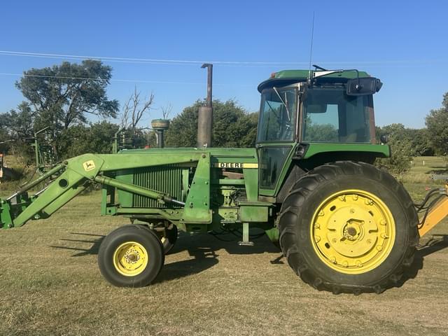 Image of John Deere 4240 equipment image 1