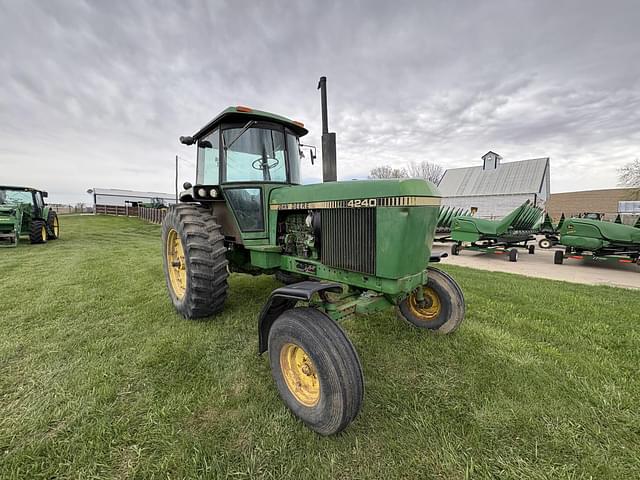 Image of John Deere 4240 equipment image 3