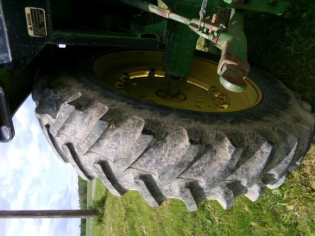 Image of John Deere 4240 equipment image 4