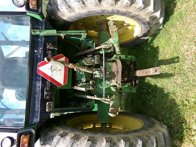 Image of John Deere 4240 equipment image 2