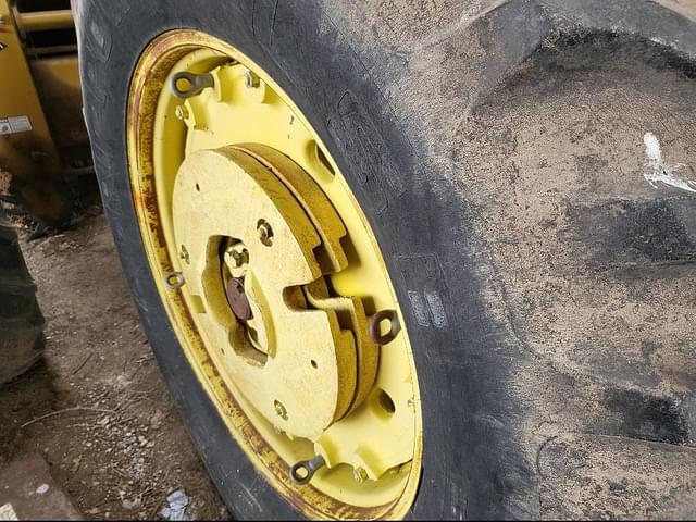 Image of John Deere 4240 equipment image 3