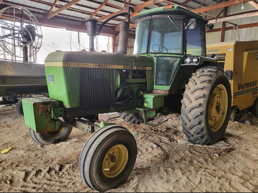 Image of John Deere 4240 Primary image