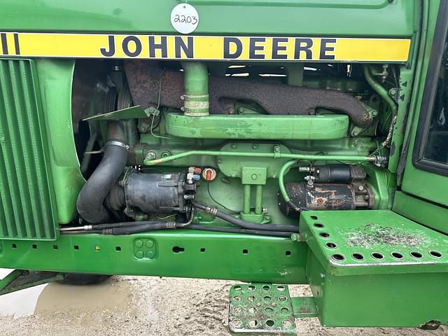 Image of John Deere 4240 equipment image 4