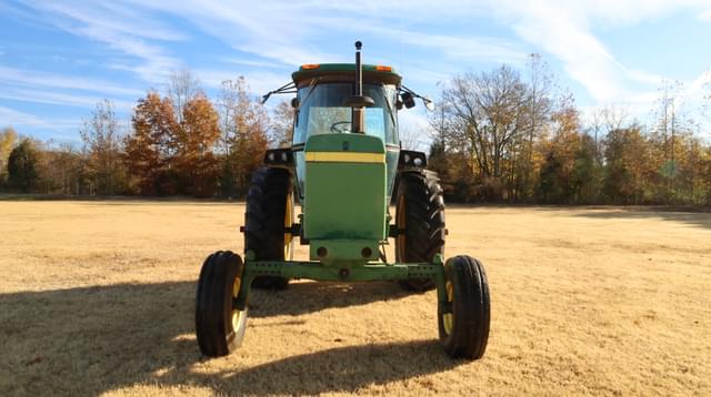 Image of John Deere 4240 equipment image 1