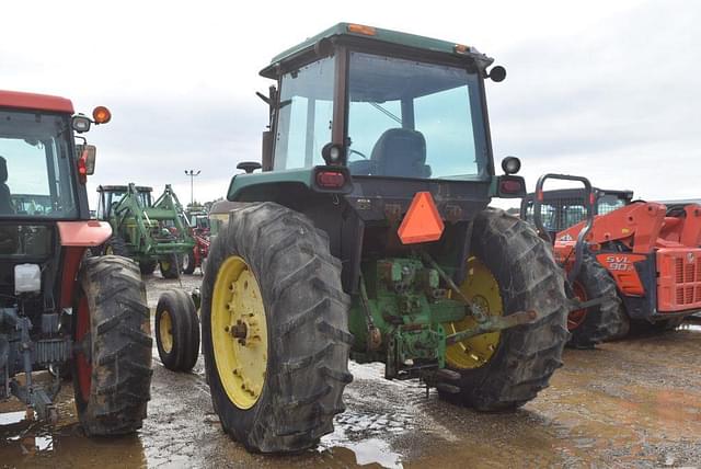 Image of John Deere 4240 equipment image 1