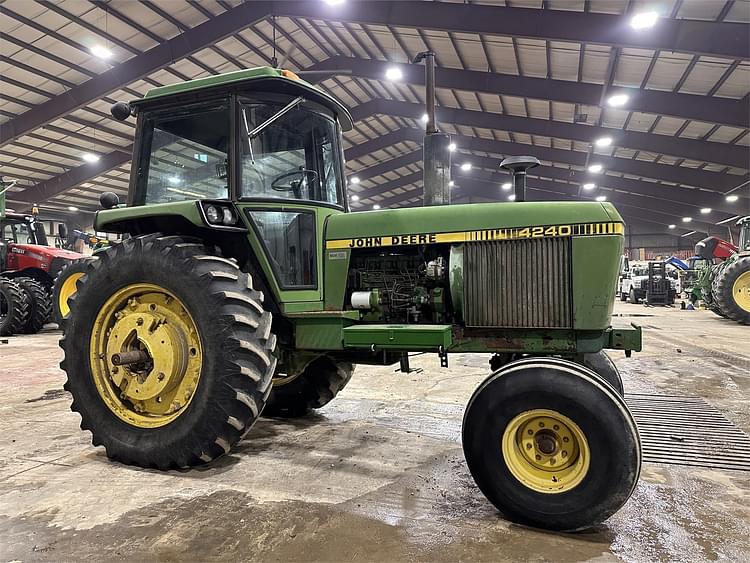 SOLD - John Deere 4240 Tractors 100 to 174 HP | Tractor Zoom