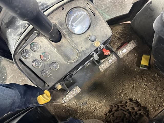 Image of John Deere 4240S equipment image 3