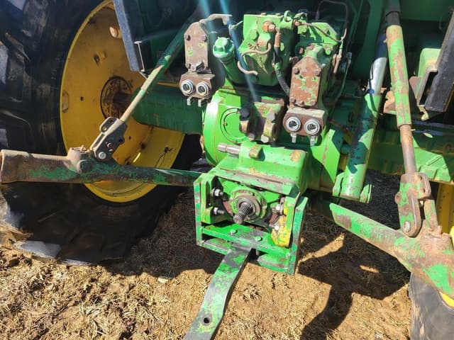 Image of John Deere 4240 equipment image 4