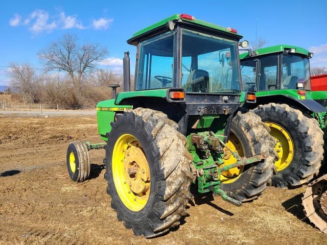 Image of John Deere 4240 equipment image 2