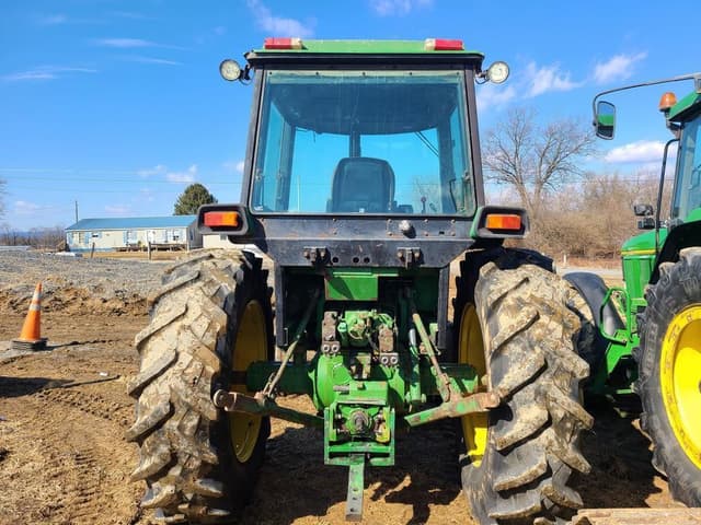 Image of John Deere 4240 equipment image 3