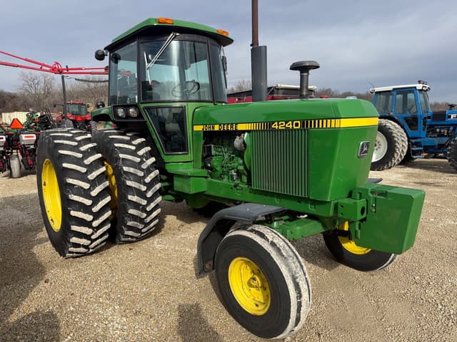 Image of John Deere 4240 equipment image 3