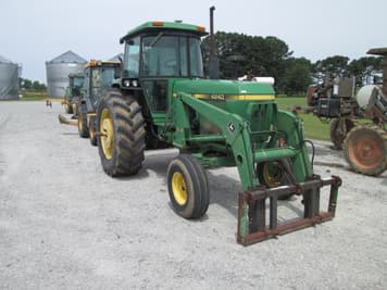 Main image John Deere 4240
