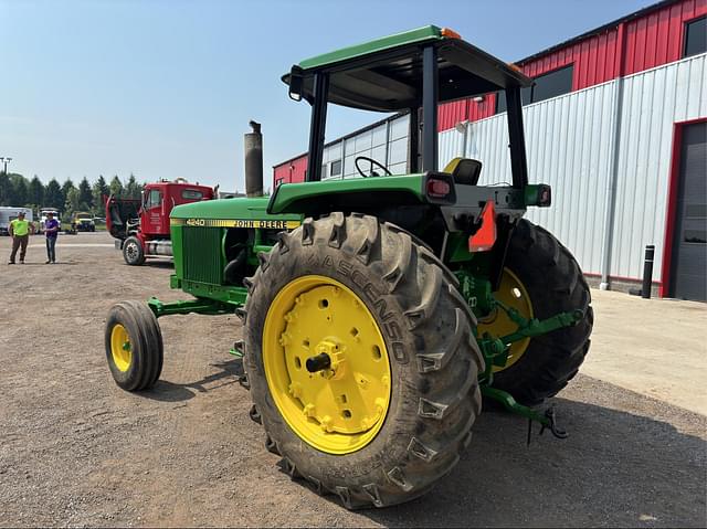Image of John Deere 4240 equipment image 3