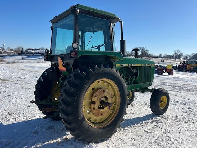 Image of John Deere 4240 equipment image 4