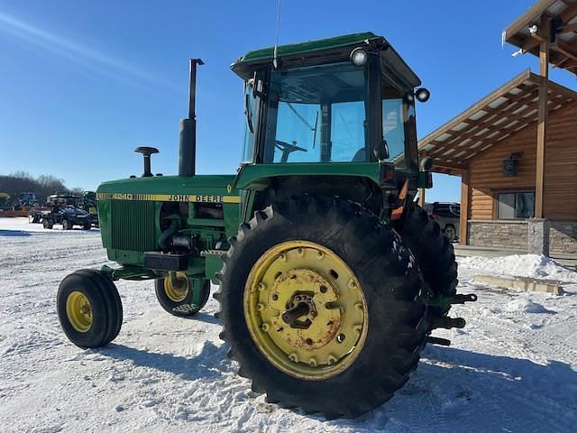 Image of John Deere 4240 equipment image 2