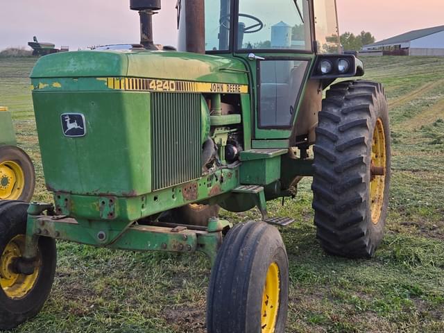 Image of John Deere 4240 equipment image 3