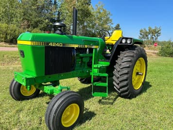 Main image John Deere 4240
