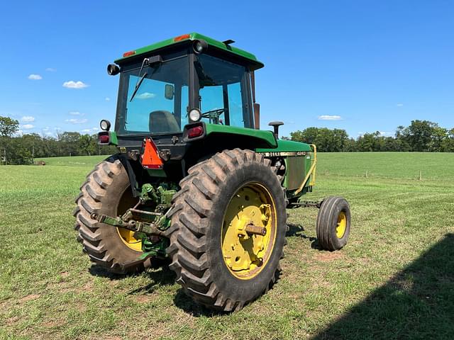 Image of John Deere 4240 equipment image 4