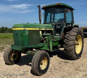John Deere 4240 Image