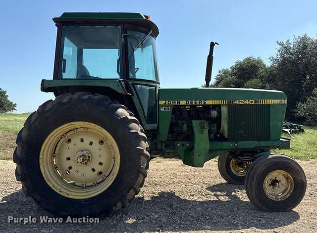 Image of John Deere 4240 equipment image 3