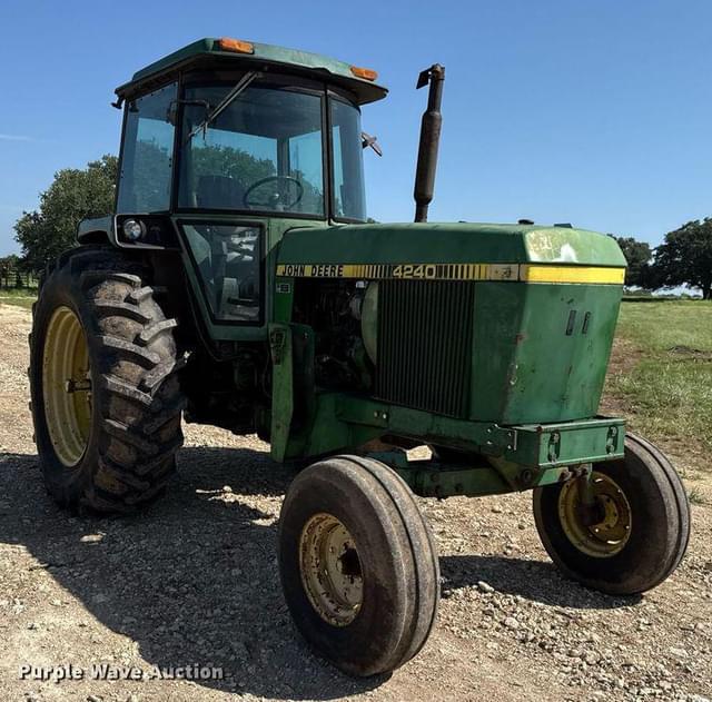 Image of John Deere 4240 equipment image 2