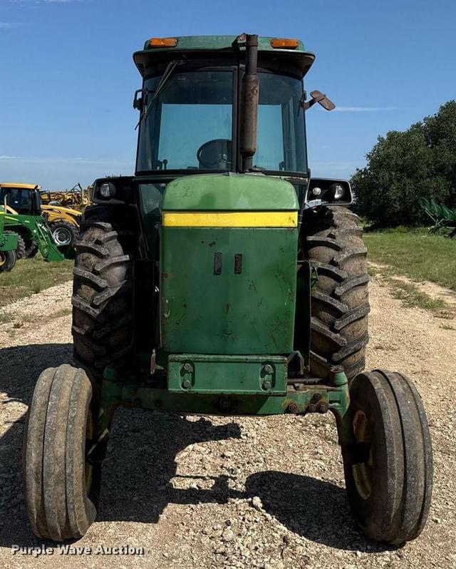Image of John Deere 4240 equipment image 1