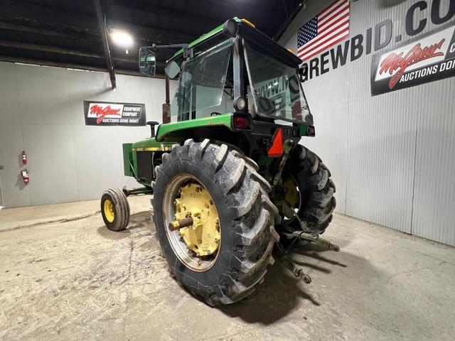 Image of John Deere 4240 equipment image 2